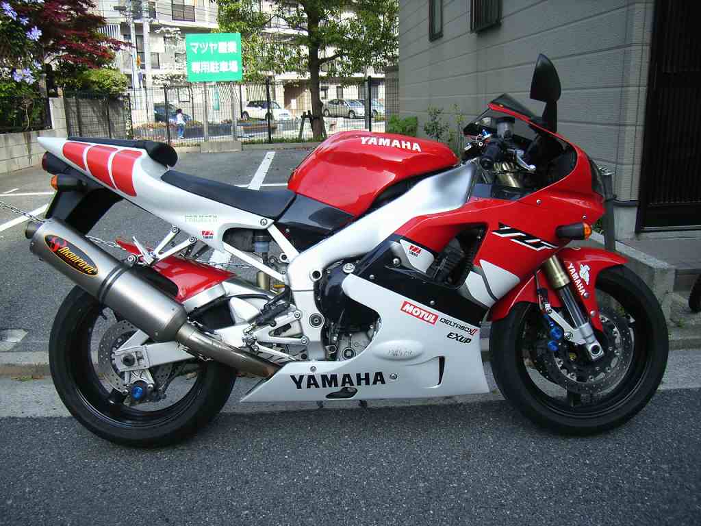 YAMAHA YZF-R1(’99)