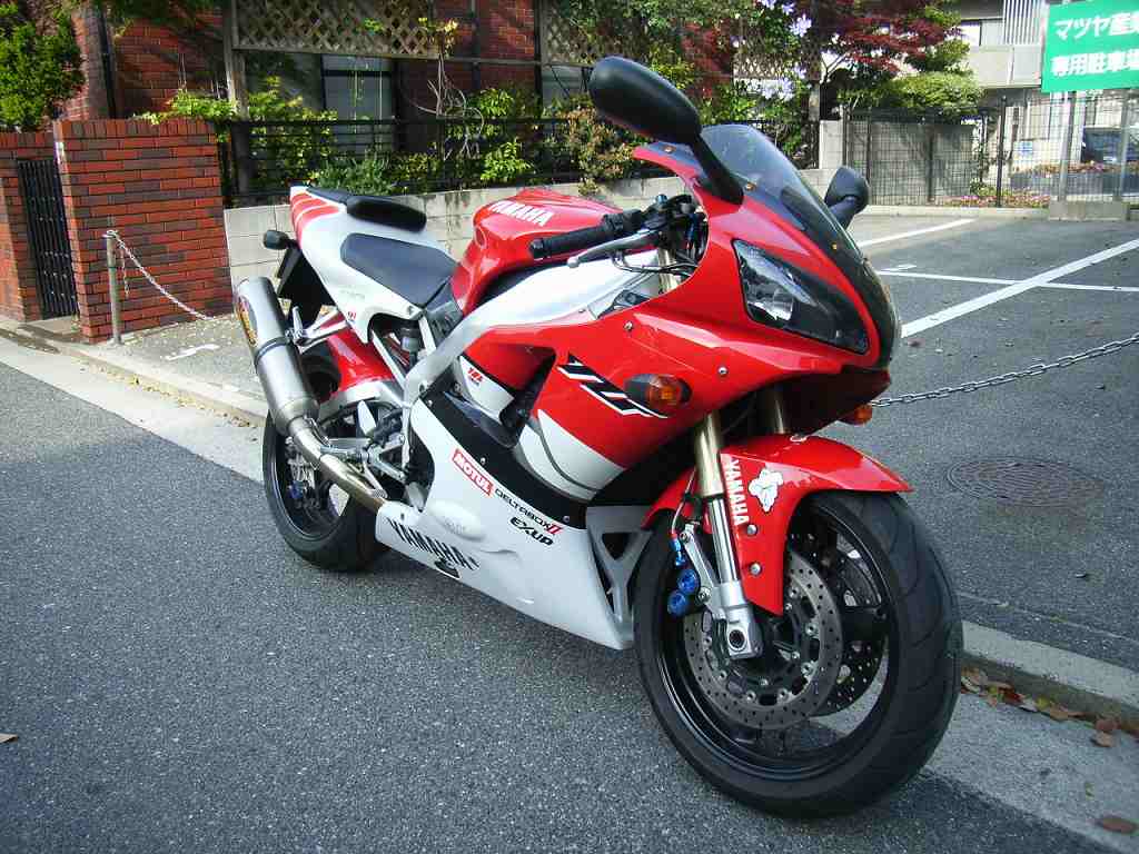 YAMAHA YZF-R1(’99)