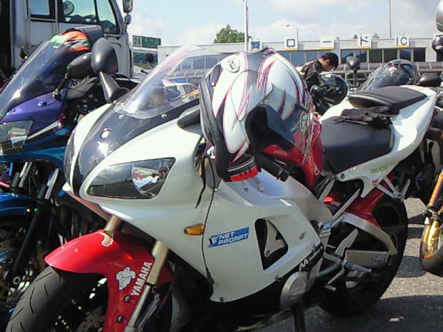 YAMAHA YZF-R1(’99)