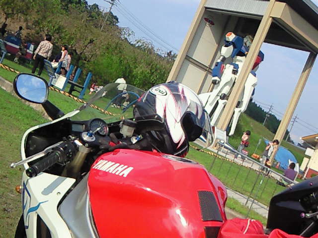 YAMAHA YZF-R1(’99)